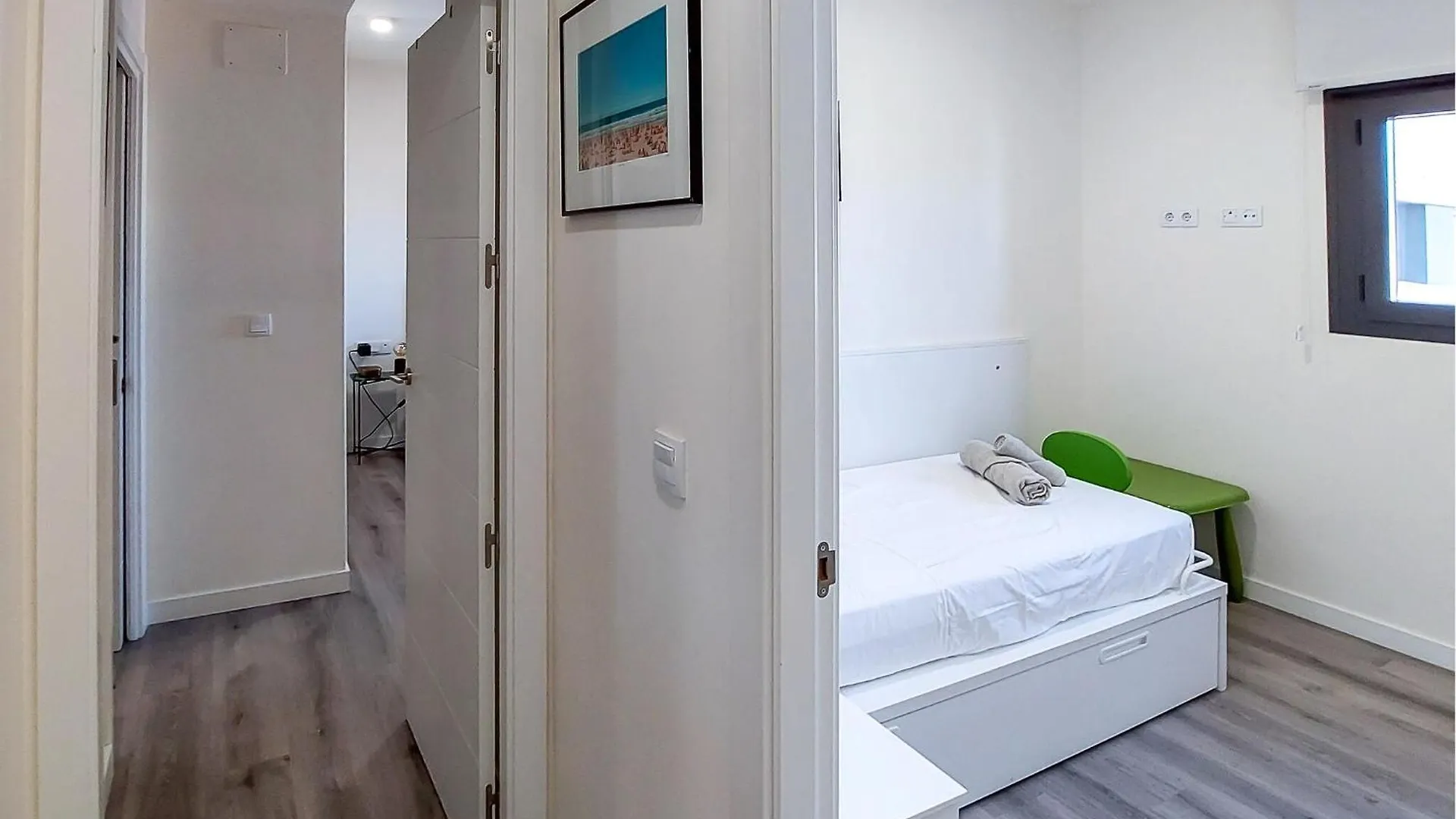 Cozy Apartment In Malaga With Kitchen