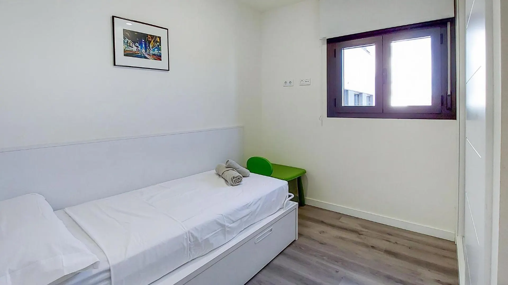 Cozy Apartment In Malaga With Kitchen Spain